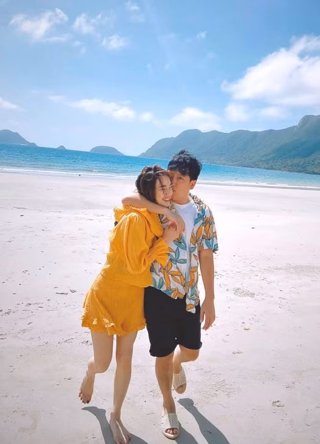 Cả hai vẫn có một cái kết viên mãn khi về chung một nhà.
