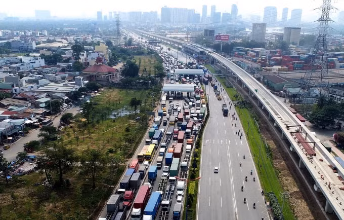 Trước đó, dù trạm BOT Xa Lộ Hà Nội không thu phí nhưng tình trạng kẹt xe vẫn diễn ra thường xuyên. Ảnh: TL