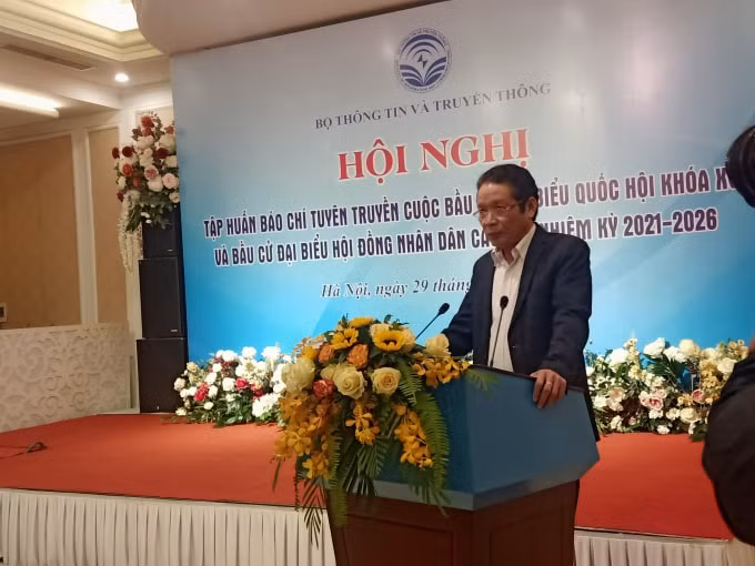 Thứ trưởng Bộ Thông tin và Truyền thông Hoàng Vĩnh Bảo phát biểu tại Hội nghị
