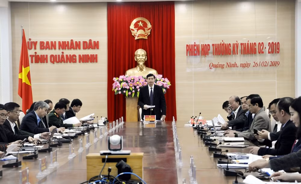 Ông Nguyễn Đức Long, Chủ tịch UBND tỉnh phát biểu chỉ đạo tại cuộc họp. Ảnh: Thu Trang.
