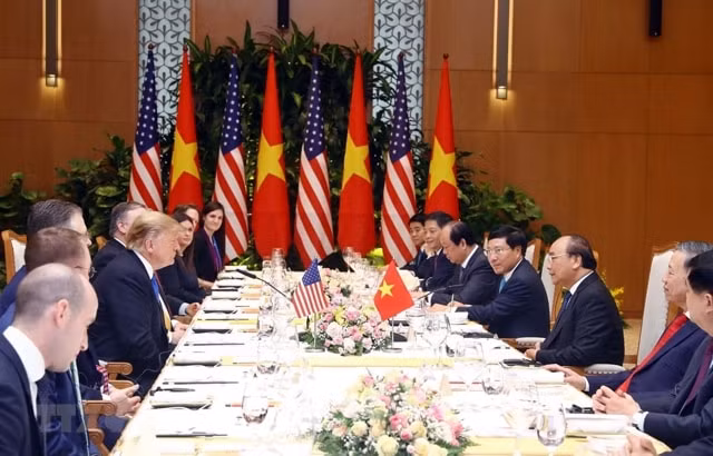 Thủ tướng Nguyễn Xuân Phúc ăn trưa làm việc với Tổng thống Mỹ Donald Trump. (Ảnh: Thống Nhất/TTXVN
