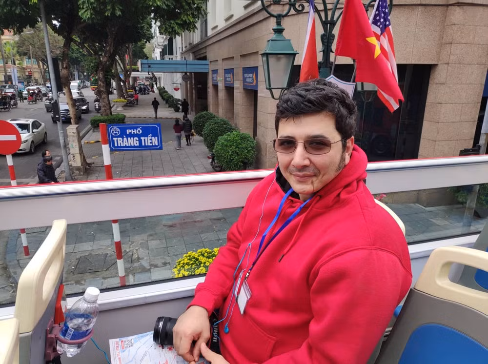 Ông Arash Sigarchi, phóng viên tới từ Mỹ .