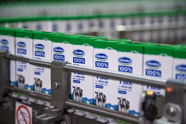Dây chuyền sản xuất sữa hiện đại của Vinamilk giúp đảm bảo chất lượng của từng sản phẩm đến tay người tiêu dùng