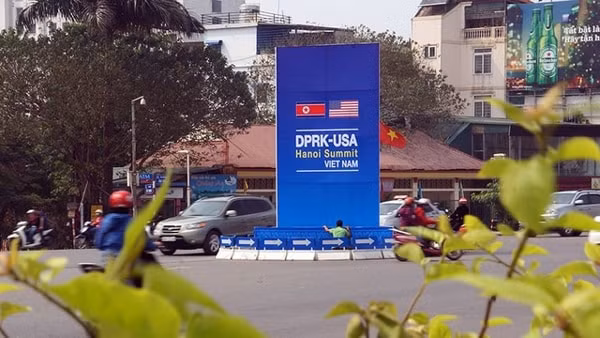 Thành phố Hà Nội đang khẩn trương thực hiện các công tác chuẩn bị cho Hội nghị Thượng đỉnh Hoa Kỳ - Triều Tiên sắp tới. Ảnh: Tiền phong