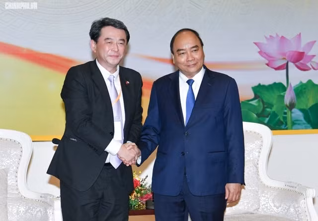 Thủ tướng Nguyễn Xuân Phúc tiếp Chủ tịch kiêm Tổng giám đốc Mitsubishi Corporation. Ảnh VGP