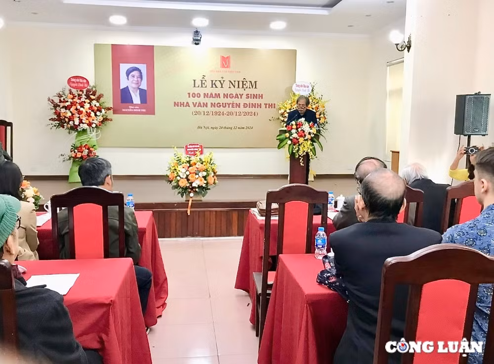 nguyen dinh thi nguoi nghe si da tai nha van hoa lon cua viet nam hinh 1