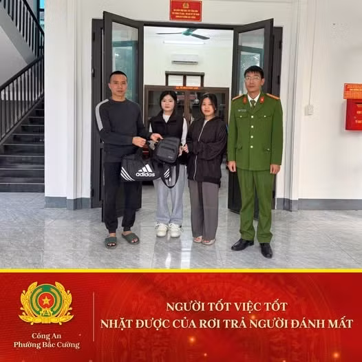 lao cai hai co gai tre tim tra lai nguoi danh roi 100 trieu dong hinh 1