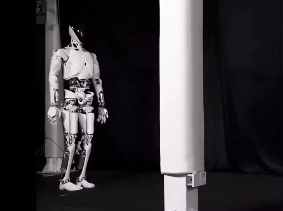 tesla doi mat voi lan song cac doi thu o to trung quoc trong cuoc dua robot hinh nguoi hinh 1