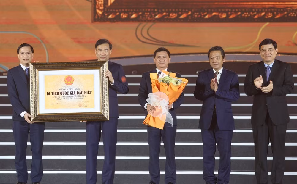 chu tich quoc hoi du le ky niem 300 nam ngay sinh dai danh y hai thuong lan ong le huu trac hinh 5
