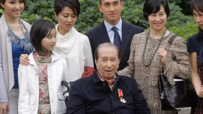 Stanley Ho và đại gia đình của mình.