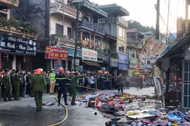 Lửa thiêu rụi cửa hàng may tại thị xã Sa Pa khi chủ vắng nhà