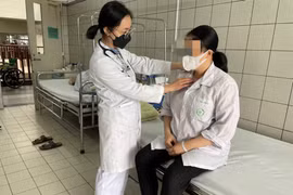 Phép màu làm mẹ của bệnh nhân mắc ung thư tuyến giáp và u tuyến thượng thận