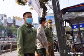 “Chợ người” giảm giá hết cỡ, dân lao động vẫn ế ẩm chờ khách thuê