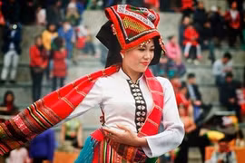 Liên hoan trình diễn trang phục truyền thống các dân tộc thiểu số Việt Nam khu vực phía Bắc