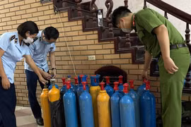 Phát hiện tụ điểm tập kết “khí cười” “khủng” tại Hà Nội