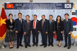 Bộ trưởng Bộ Văn hóa Thể thao & Du lịch hy vọng có thể học hỏi kinh nghiệm từ Hàn Quốc