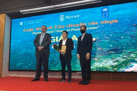Nhiều tác phẩm chất lượng được trao giải tại Cuộc thi ảnh “Câu chuyện rác nhựa”