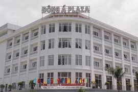 Khách sạn Đông Á (DAH) doanh thu giảm 96,5%, cổ phiếu bị thao túng giá
