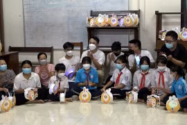 Đem Tết Trung thu đến với trẻ em có hoàn cảnh đặc biệt