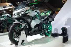 Bộ đôi Kawasaki Z và Ninja chạy điện được bán ra vào năm 2023
