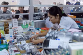 Đảm bảo cung ứng thuốc, vật tư y tế phục vụ KCB BHYT