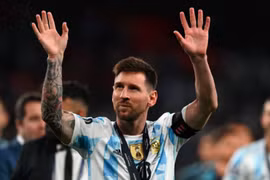Siêu sao Lionel Messi giành danh hiệu thứ 40 trong sự nghiệp 'quần đùi áo số'
