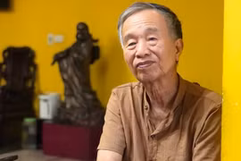Nghệ nhân hơn 40 năm gắn bó với nghề tổ đúc đồng Ngũ Xã