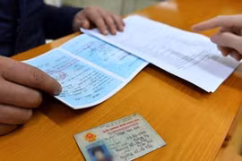Bỏ việc nộp, xuất trình sổ hộ khẩu, sổ tạm trú giấy khi thực hiện thủ tục hành chính