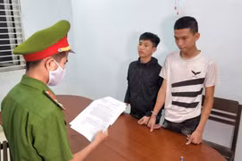 Mâu thuẫn ở quán internet, hai thiếu niên chém người như trong game