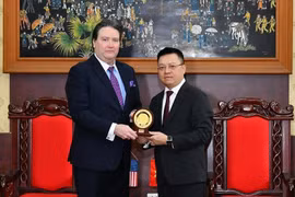 Đồng chí Lê Quốc Minh tiếp Đại sứ Hoa Kỳ tại Việt Nam Marc E. Knapper
