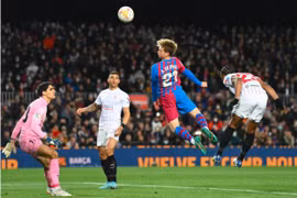 Đánh bại Sevilla 1-0, Barca vươn lên vị trí thứ 2 La Liga