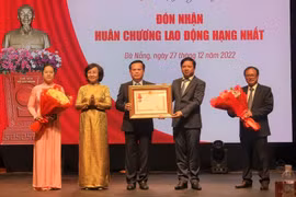 Đài Phát thanh - Truyền hình Đà Nẵng đón nhận Huân chương Lao động hạng Nhất