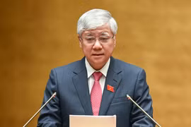 Cử tri đề nghị chấm dứt tình trạng chạy trường, chạy lớp, chạy học bạ, “bệnh thành tích” làm giảm chất lượng giáo dục