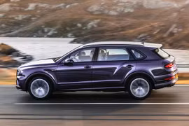 Hơn 3.000 xe Bentley Bentayga bị triệu hồi do camera lùi mất tín hiệu
