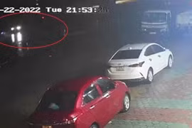 Truy tìm tài xế xe ô tô gây tai nạn khiến nữ lao công tử vong trong đêm