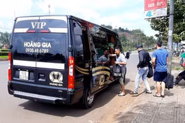Cấm cải tạo xe 16 chỗ thành xe Limousine chở khách
