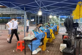 Trung Quốc: Thâm Quyến và Thành Đô mở rộng phong tỏa COVID-19