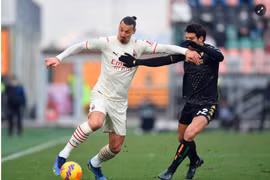 AC Milan "đè bẹp" Venezia ở vòng 21 Serie A