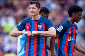 Lewandowski lập cú đúp, Barca có chiến thắng vùi dập Elche
