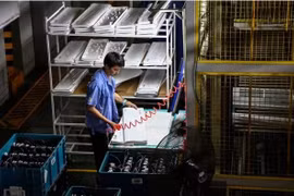 Các nhà máy Trung Quốc vật lộn để tồn tại