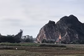 Chương Mỹ (Hà Nội): Núi đồi tan hoang vì “đá tặc”