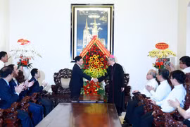 Phó Thủ tướng Thường trực Phạm Bình Minh chúc mừng Giáng sinh tại TP HCM