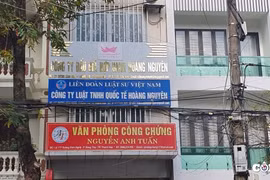 Bắt tạm giam 2 nhân viên Công ty đấu giá hợp danh Hoàng Nguyên