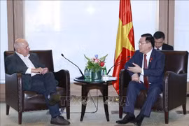 Chủ tịch Quốc hội Vương Đình Huệ tiếp Bộ trưởng Ngân khố bang Victoria
