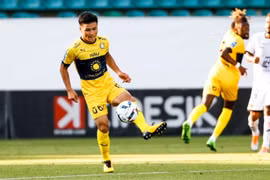 Tiền vệ Quang Hải bị rút ra sớm ở trận hòa của Pau FC