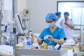 Giải bài toán thiếu thuốc, vật tư y tế: Mọi sự chần chừ là vô trách nhiệm với người bệnh!