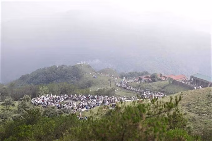 Lễ hội thu hút hàng nghìn khách tham quan du lịch. Ảnh: Báo vanhoa