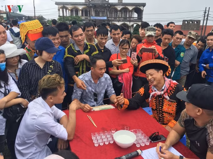 Thi Lày Cỏ của đồng bào Dao khu du lịch Mẫu Sơn, tỉnh Lạng Sơn. Ảnh: vov.vn