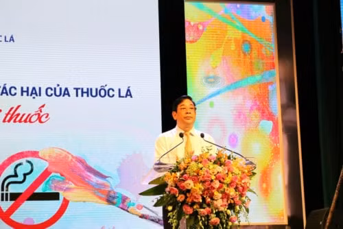 Cục trưởng Cục Quản lý khám, chữa bệnh - Giám đốc Quỹ Phòng, chống tác hại của thuốc lá (Bộ Y tế) PGS.TS Lương Ngọc Khuê phát biểu đánh giá cuộc thi. Ảnh: Báo GD&TĐ