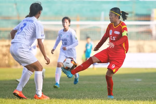 TP. Hồ Chí Minh I cũng không mất quá nhiều thời gian để đưa trận đấu về vạch xuất phát. Ảnh: VFF